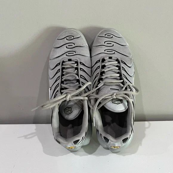 Nike Air Max Plus TN Wolf Grey Lace Up Men's Sneakers Size 9 - Picture 9 of 11